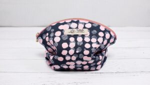 Read more about the article DIY EASY MAKEUP BAG