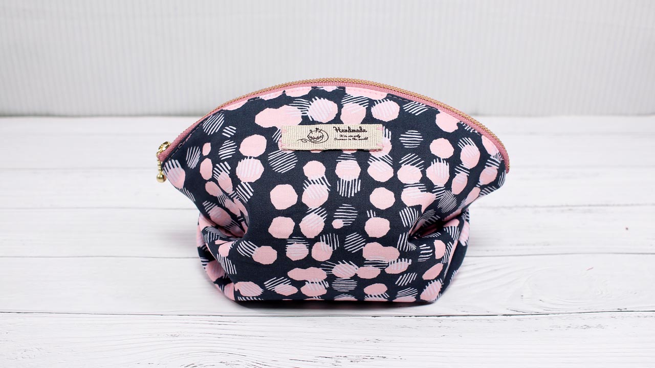 Read more about the article DIY EASY MAKEUP BAG