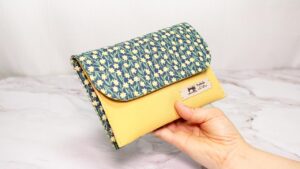 Read more about the article DIY Double Clutch Wallet