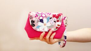 Read more about the article DIY Hexagon Clutch Purse