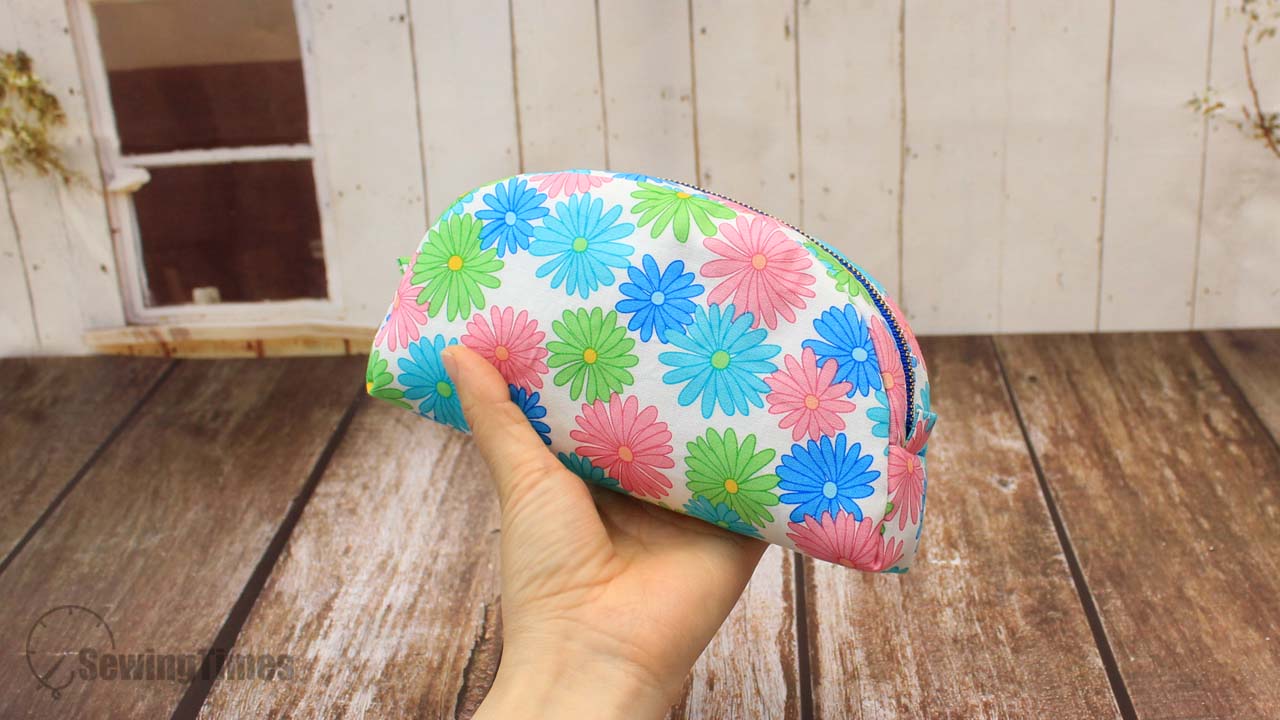 Read more about the article DIY Half Moon Pouch