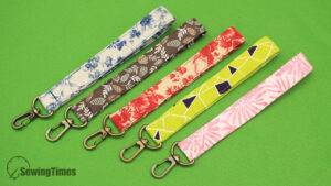 Read more about the article WRISTLET STRAP TUTORIAL