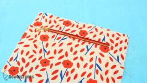 Read more about the article How to sew Zippered Pockets for Bags