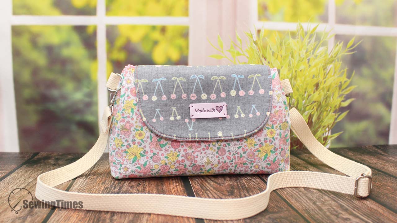 Read more about the article DIY Crossbody Bag with Divider Pocket