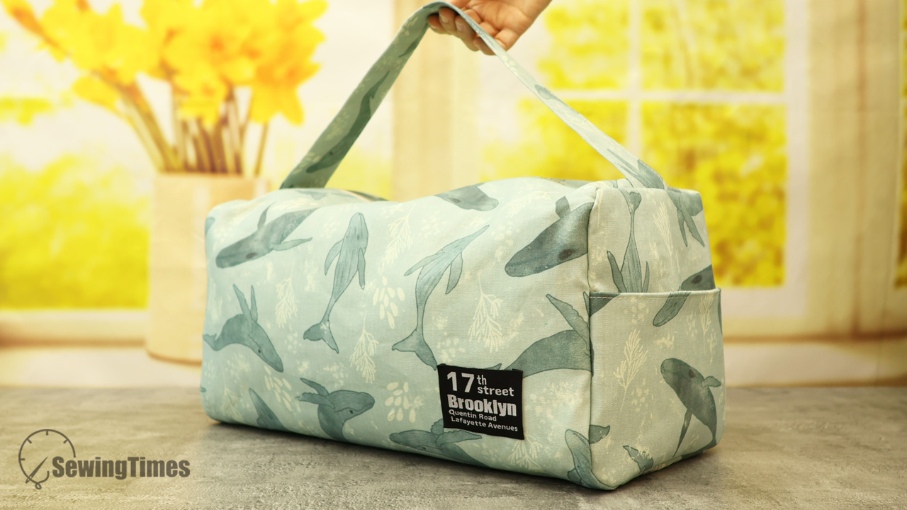 Read more about the article DIY Square Duffel Bag with Side Pockets
