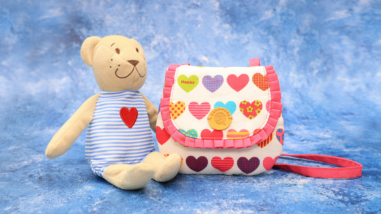 Read more about the article Cute and Chic DIY Little Girl’s Purse