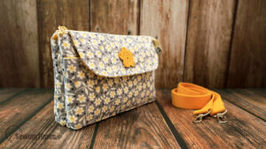Read more about the article DIY Crossbody Bag with Multiple Pockets