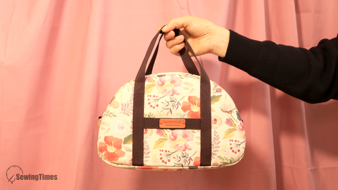 Read more about the article Create Your Own Trendy Round Boston Bag: A Fabric Crafting Tutorial