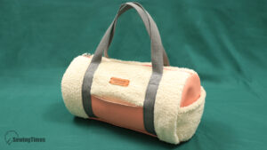 Read more about the article Sew a Winter-Ready Duffel: Cozy Faux Fleece & Leather Tutorial