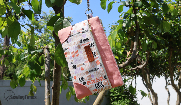 Read more about the article DIY Small Clutch Bag with Wrist Strap