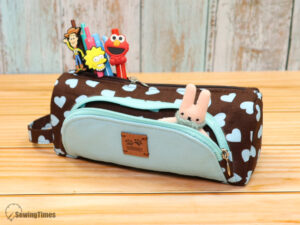 Read more about the article DIY Pencil Case with a Front Pocket and Side Handle