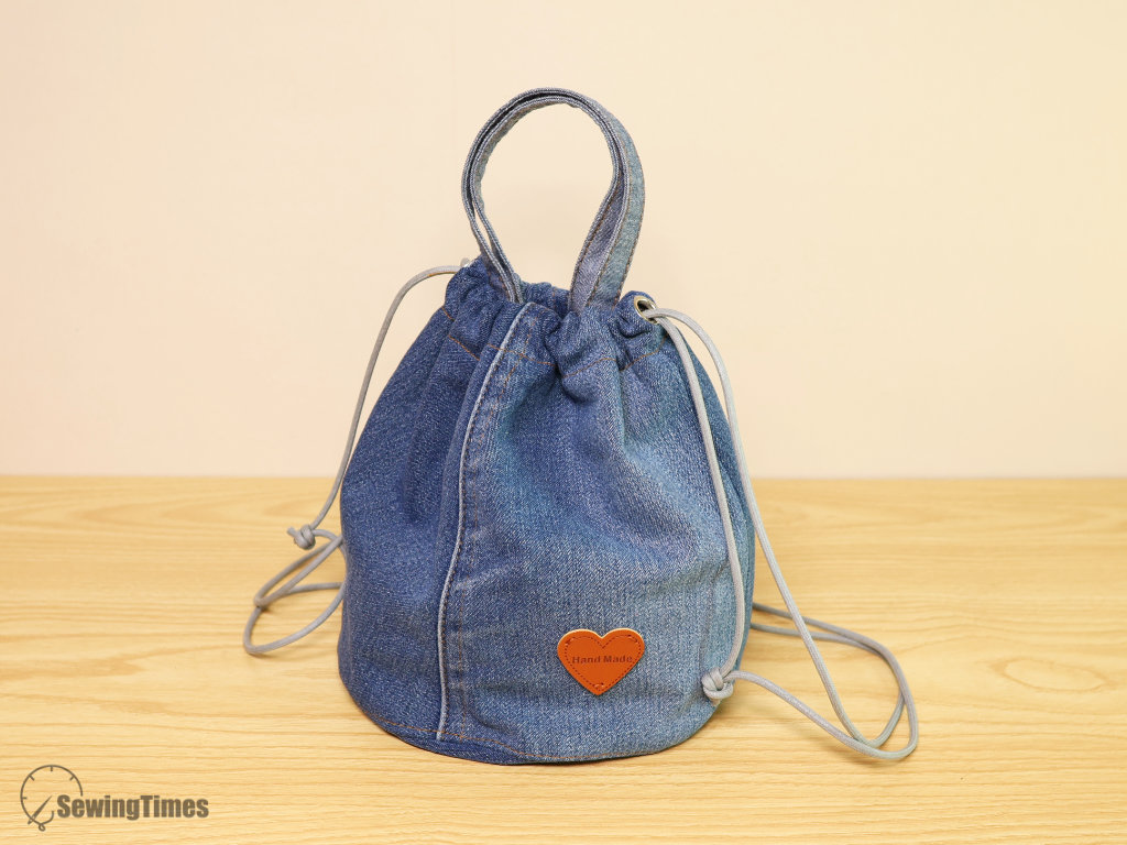 Read more about the article DIY Denim Transformation: Make a Versatile Drawstring Bag from Old Jeans!