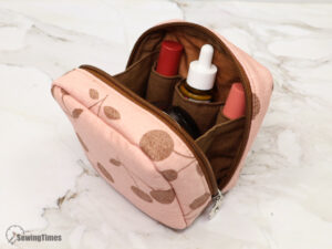 Read more about the article DIY Square Cosmetic Bag with No-Bias Lining!