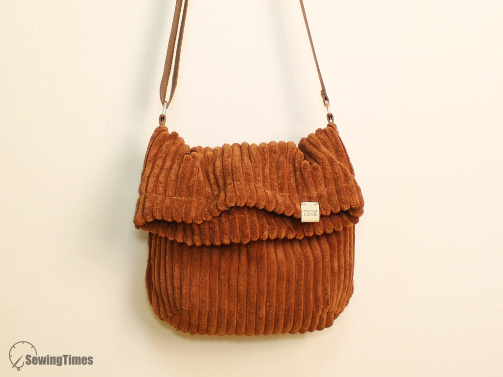Read more about the article DIY Foldover Bag with Front Pocket: Easy and Practical!