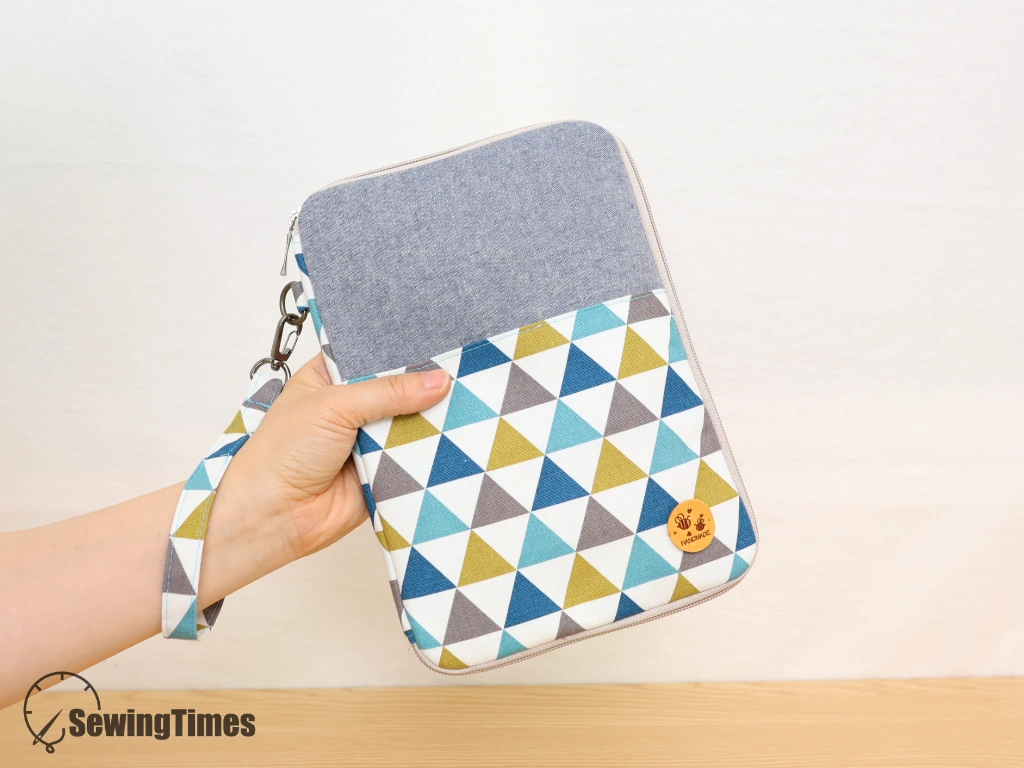 Read more about the article DIY iPad Mini Pouch – How to Sew a Small Tablet Case with Wrist Strap