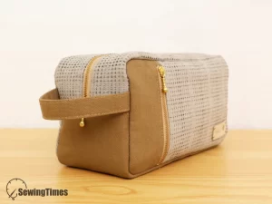 Read more about the article DIY Canvas Dopp Kit Tutorial | Travel Toiletry Box Pouch Sewing Project