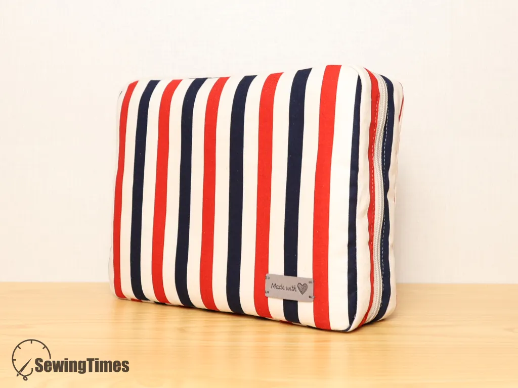 Read more about the article DIY Fold-Out Travel Pouch Sewing Tutorial