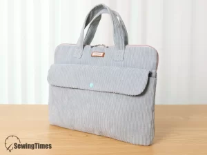 Read more about the article DIY Cozy 15″ Laptop Bag with Front Pocket