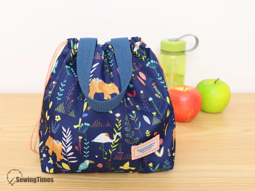 Read more about the article DIY Waterproof Drawstring Lunch Bag Sewing Tutorial
