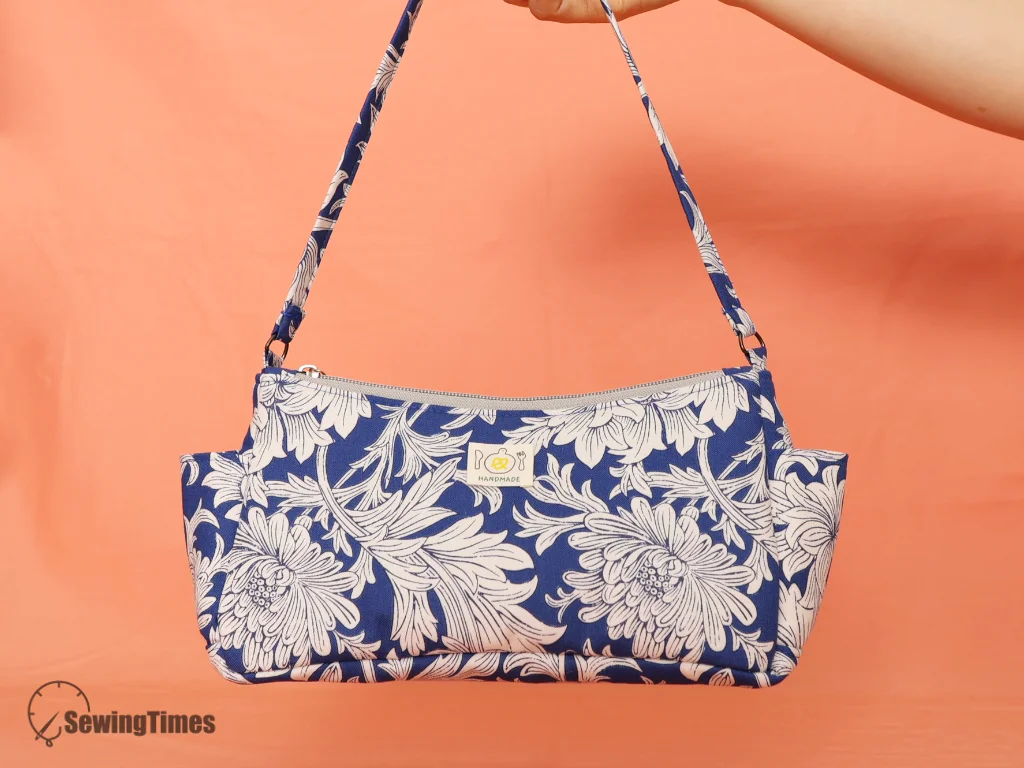 Read more about the article Falling in Love with Indigo: My New Favorite DIY Baguette Bag
