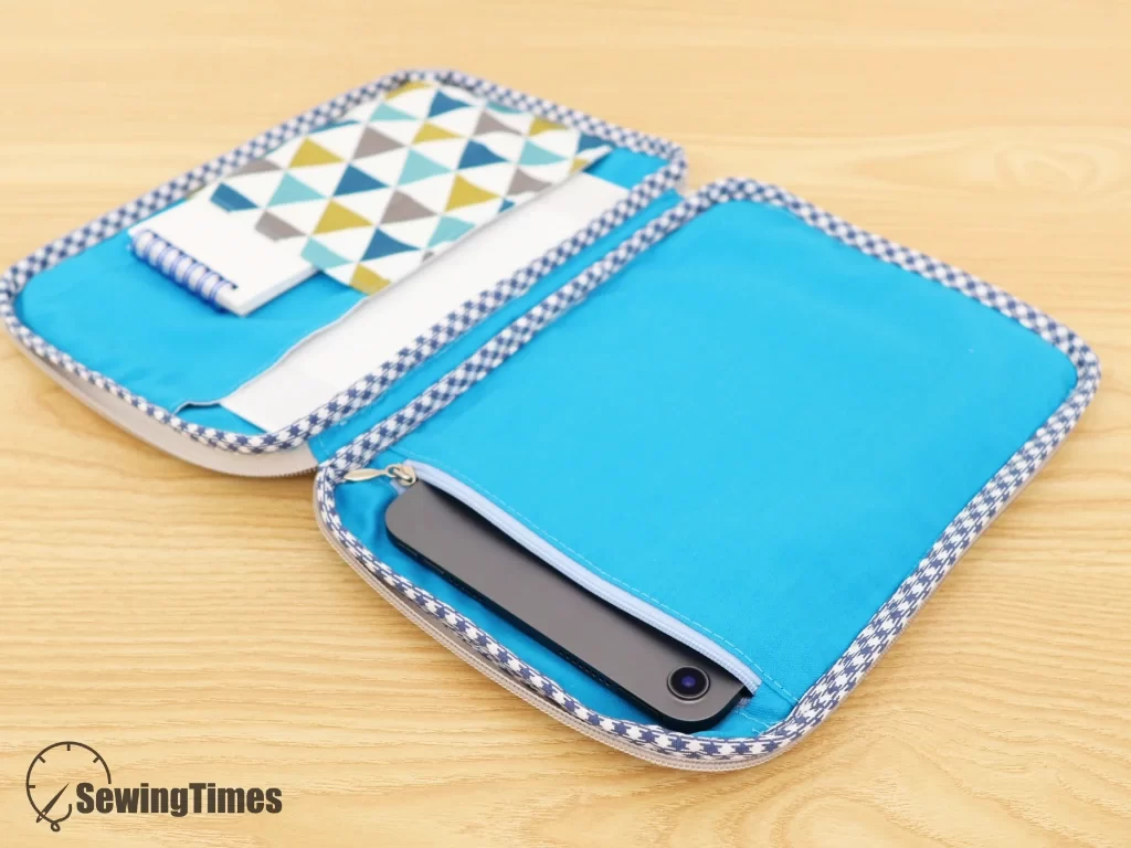 Inside view of the pouch 2